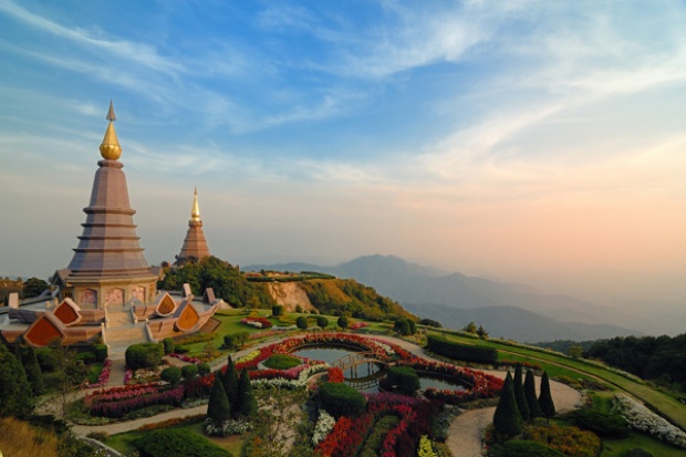 10 สถานที่ท่องเที่ยวสุดฮิตแห่งปี 2559 ในประเทศไทย