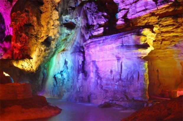 เปิดภาพถ้ำที่มีความจุ มากที่สุดในโลก ขนาดเฮลิคอปเตอร์ยังเข้าไปได้แถมสวยมาก!! 