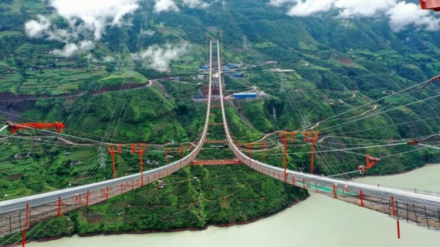 ตระการตา! สะพานแขวนจินอัน เสร็จแล้ว สร้าง 4 สถิติอันดับหนึ่งของโลก